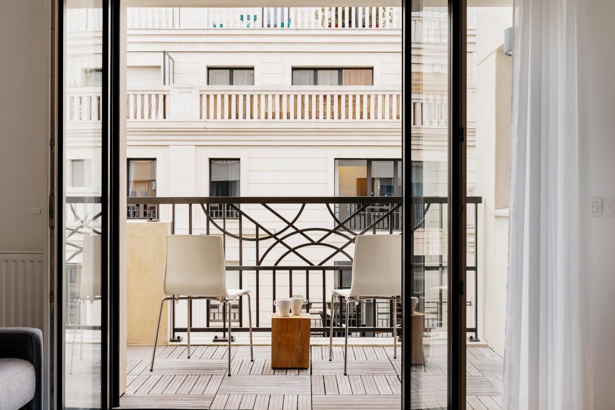Edgar Suites Levallois - Jules Verne Exteriör bild
